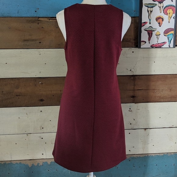 Black swan dress mauve dark red Sleeveless medium lace front boho quilted look - Picture 2 of 4